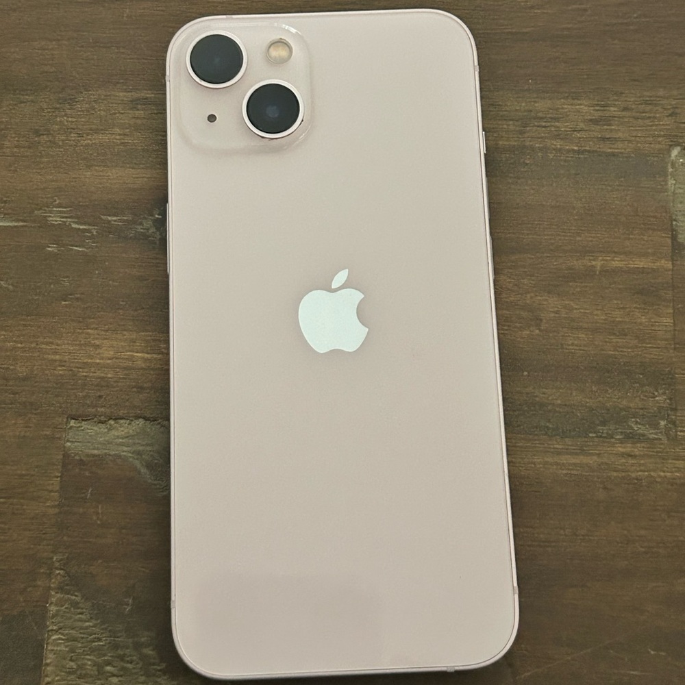 Apple iPhone in Soft Pink